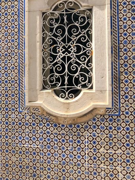 Azulejos Experience – personalized Portuguese tile painting workshops for groups, events, and cultural experiences in Lisbon, Portugal